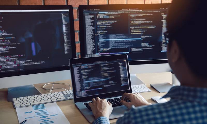数据科学选型:R与Python如何赋能龙井市网站建设?